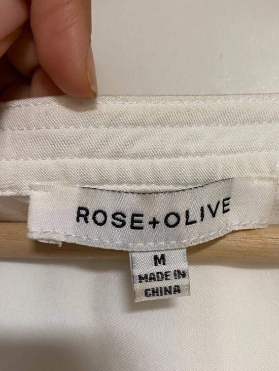 ROSE + OLIVE White Short Sleeve Blouse – Women’s Medium - Picture 8 of 9